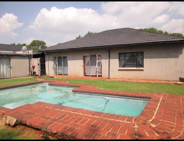 3 BEDROOM HOUSE FOR SALE IN PRIMROSE HILL